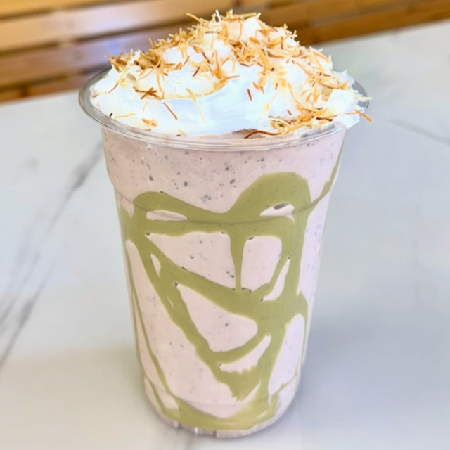 Medium Dubai Choc Shake.