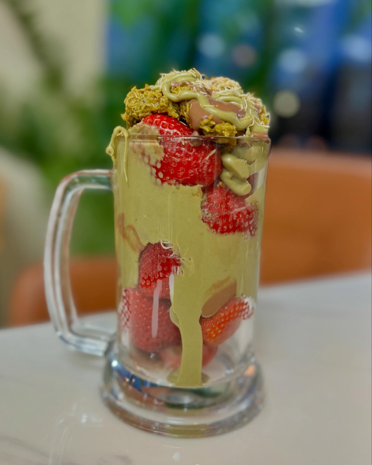 Dubai chocolate strawberries